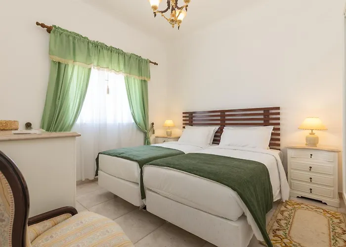 Casa Maria José Villa *